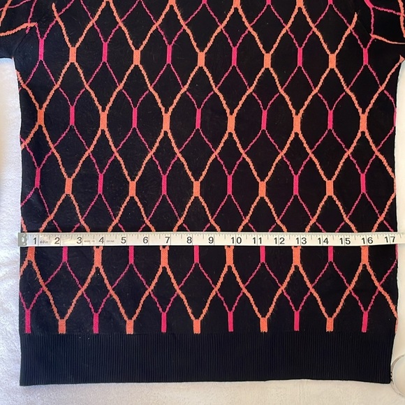 Fate black sweater with pink and orange graphic design - Picture 4 of 9